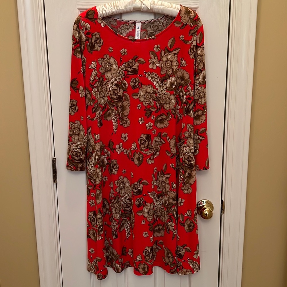 Red dress with 3/4 sleeves❤️